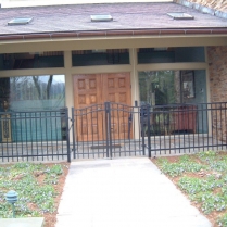 Black-Aluminum-3-Rail-Fencing-02