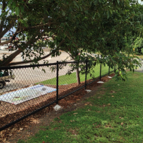 Chainmesh-PVC-fencing-top-bottom-rail